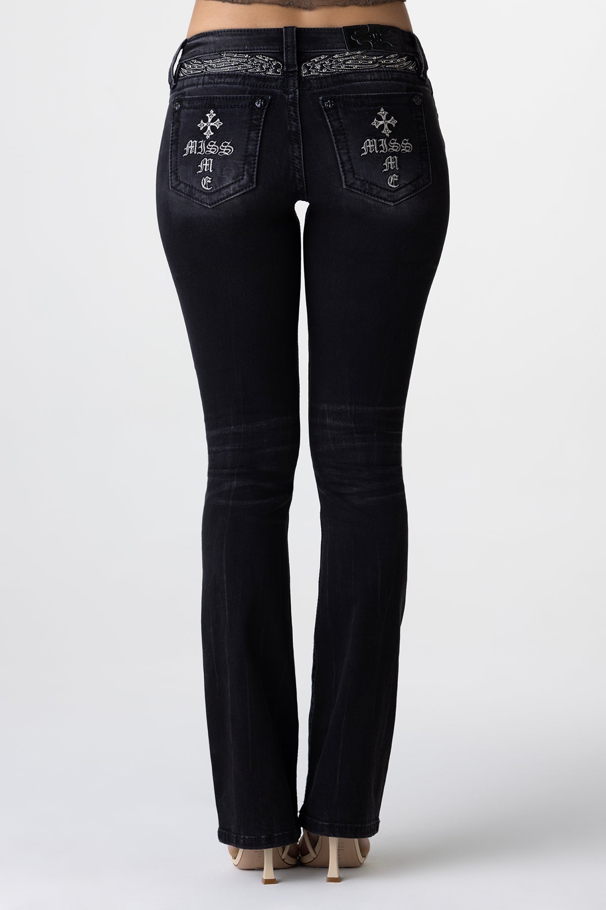L9469BL_BACK_CROP